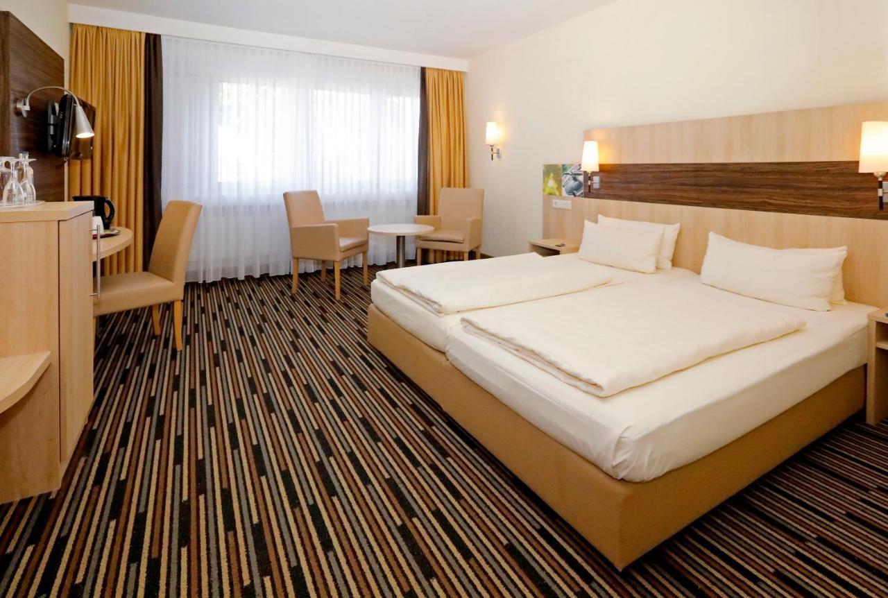 Kurpark-Hotel บาดเดือร์คไฮม์ ภายนอก รูปภาพ
