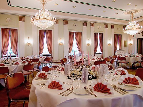 Kurpark-Hotel บาดเดือร์คไฮม์ ร้านอาหาร รูปภาพ