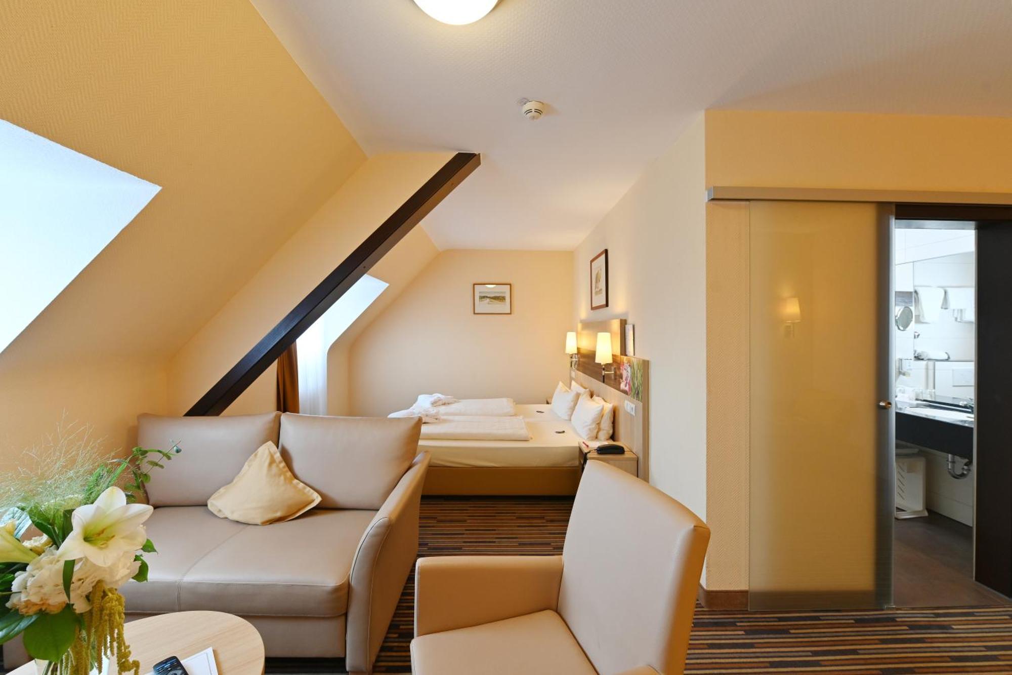 Kurpark-Hotel บาดเดือร์คไฮม์ ภายนอก รูปภาพ