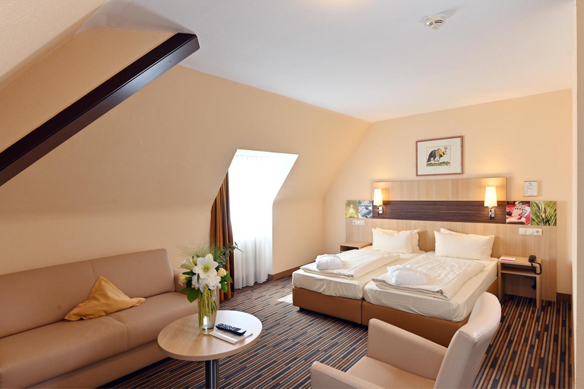 Kurpark-Hotel บาดเดือร์คไฮม์ ภายนอก รูปภาพ